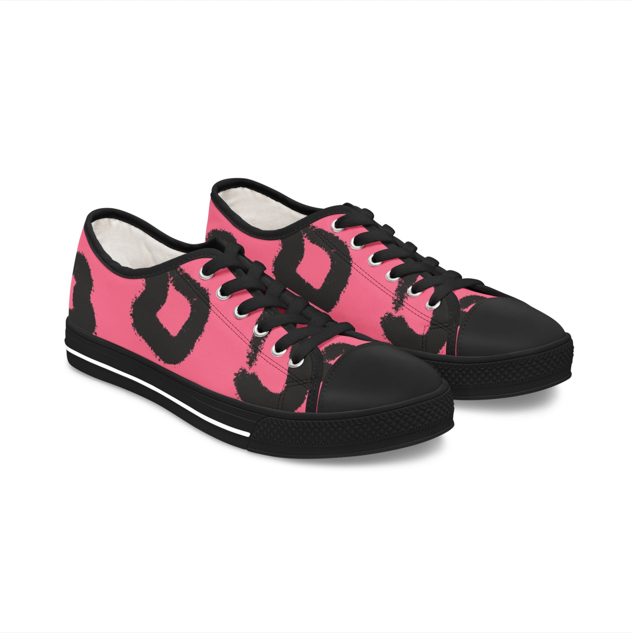 Focusing on the Leopard Women's Low Top Sneakers