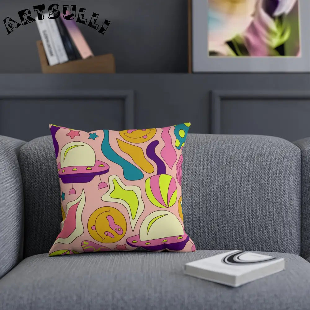JAKKOUTTHEBXX Trippy Spaceships Pink Cushion JAKKOUTTHEBXX Artsulli
