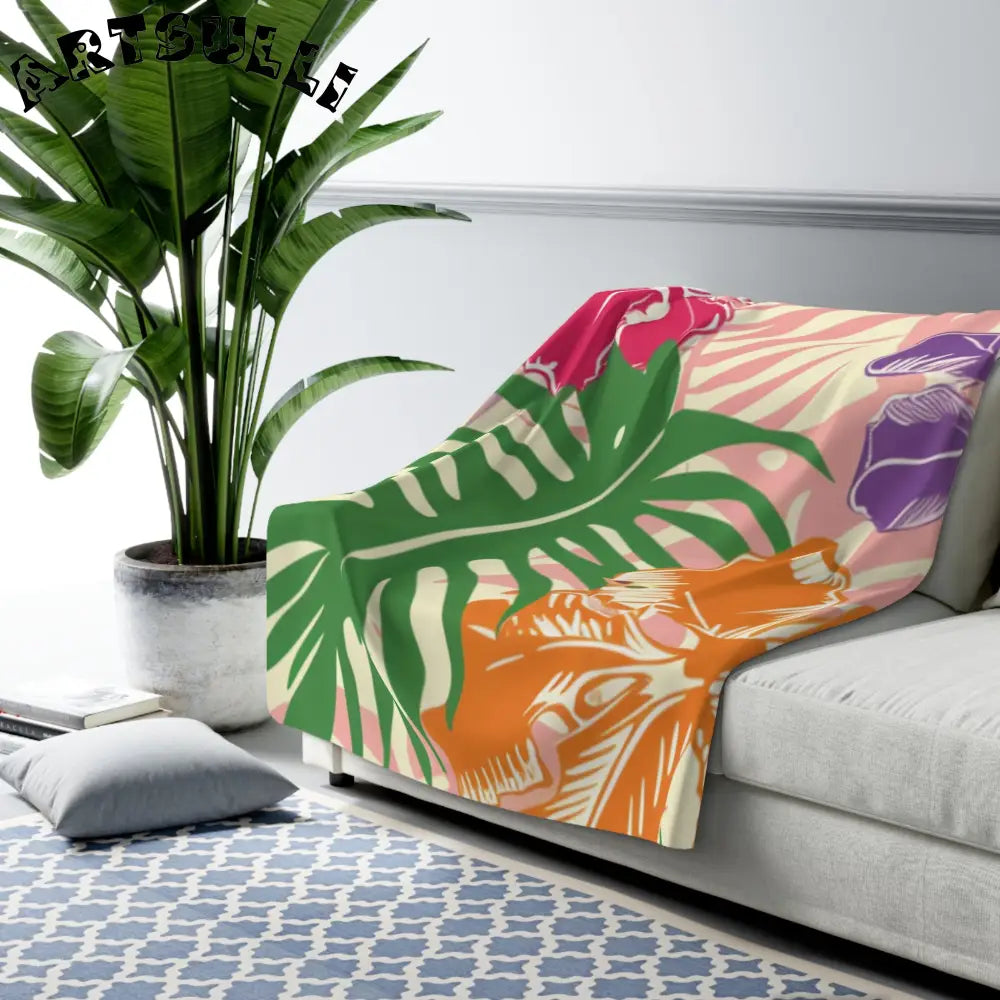 JAKKOUTTHEBXX Tropical Floral Cozy Fleece Blanket - JAKKOUTTHEBXX