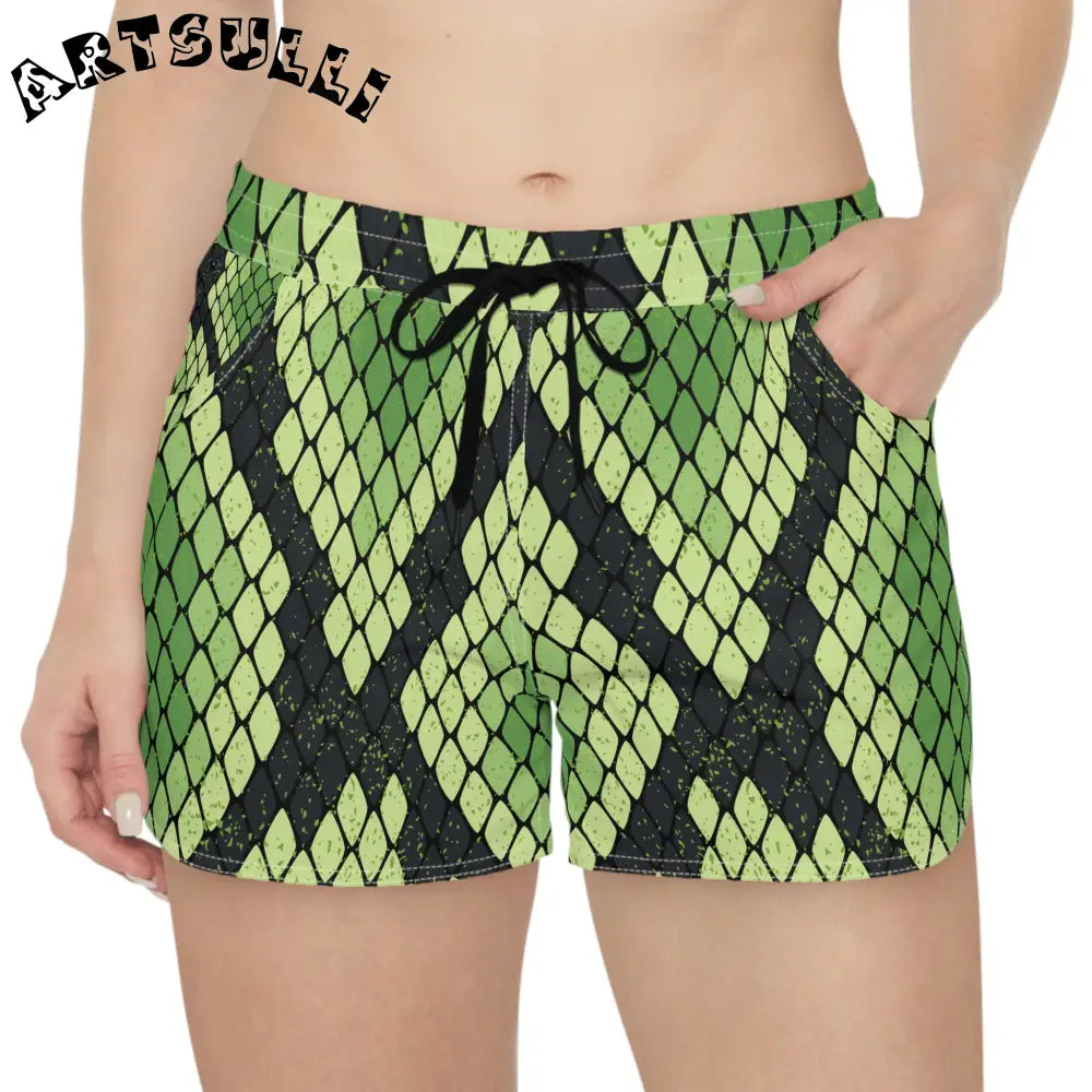 JAKKOUTTHEBXX Snake Skin Women’s Casual Shorts (AOP) JAKKOUTTHEBXX