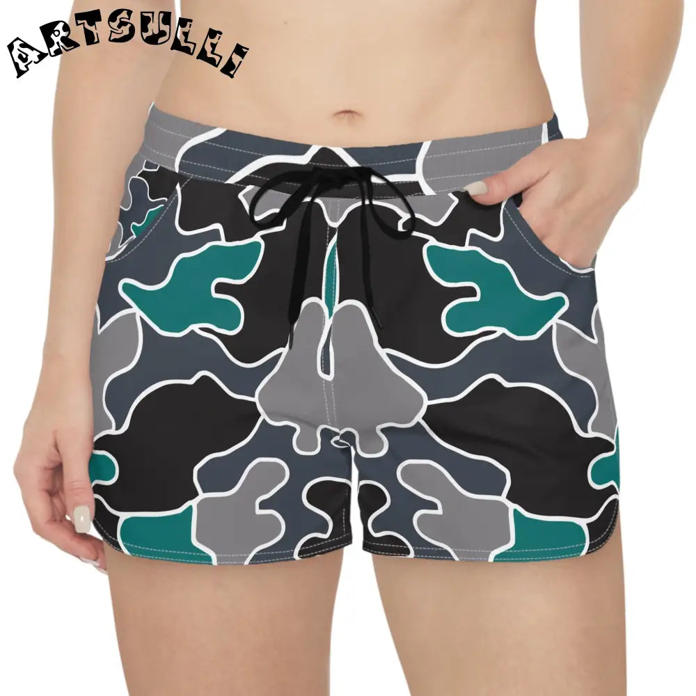 JAKKOUTTHEBXX Surreal Camouflage Women’s Casual Shorts (AOP)