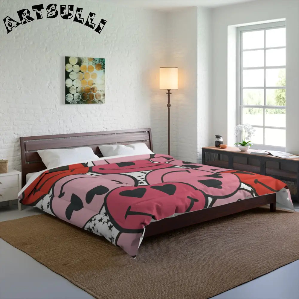 JAKKOUTTHEBXX Smiley Face x Heart Eyes Pink and Red Comforter