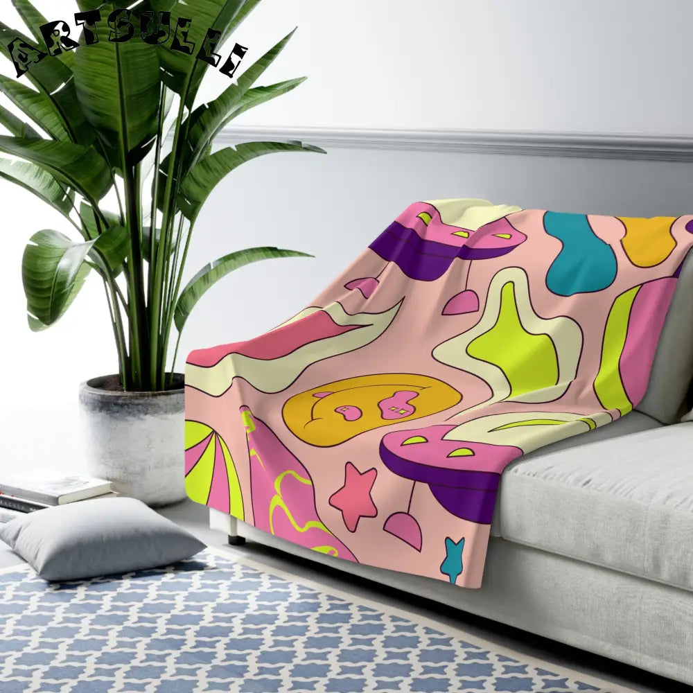 JAKKOUTTHEBXX Trippy Spaceships Pink Sherpa Fleece Blanket