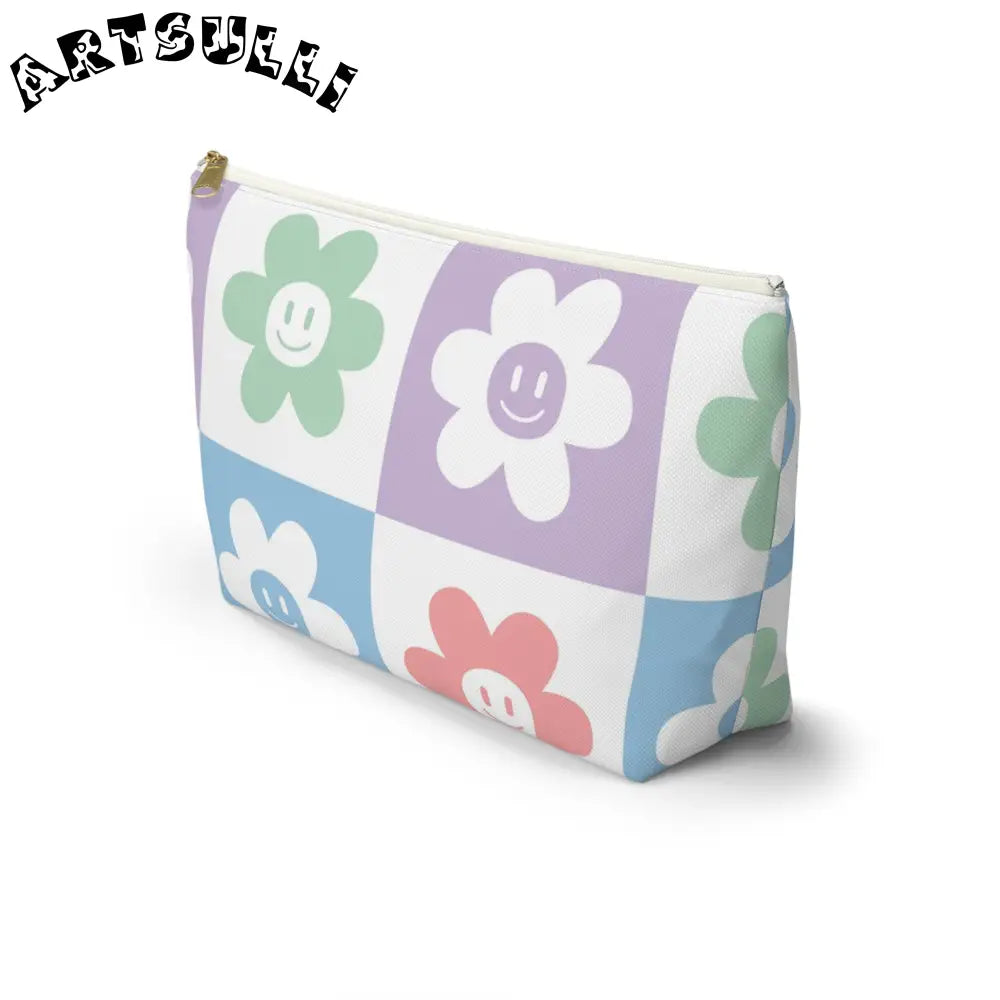 JAKKOUTTHEBXX Smiling Flower Checkerboard T-Bottom Pouch 2025
