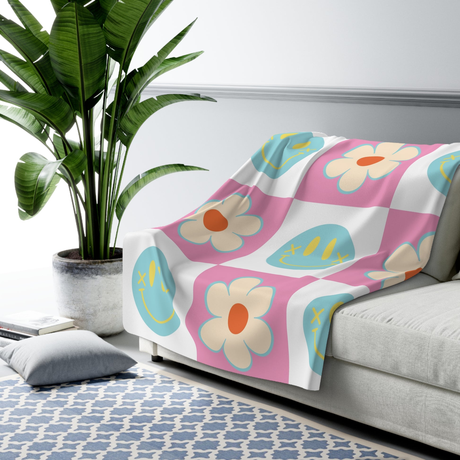 Madotsukis Grin Bloom Sherpa Fleece Blanket, Artsulli - Art is Long, Life is Short, Home Decor, , , , , , , 
