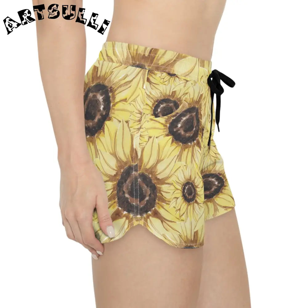JAKKOUTTHEBXX Retro Anime Sunflower Women’s Casual Shorts (AOP)