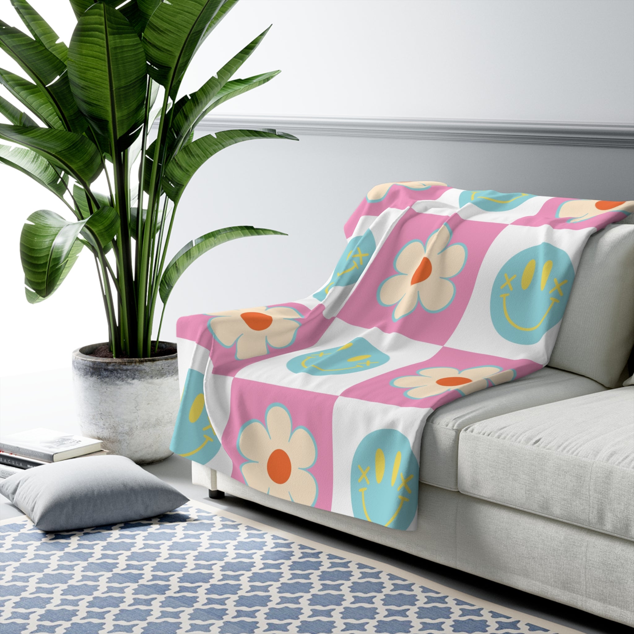 Madotsukis Grin Bloom Sherpa Fleece Blanket, Artsulli - Art is Long, Life is Short, Home Decor, , , , , , , 