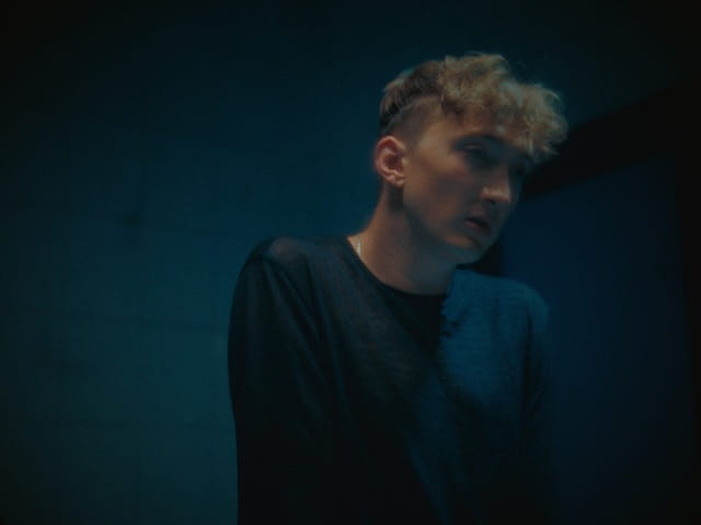 A Thousand Mad Things – ‘Cry & Dance’ EP