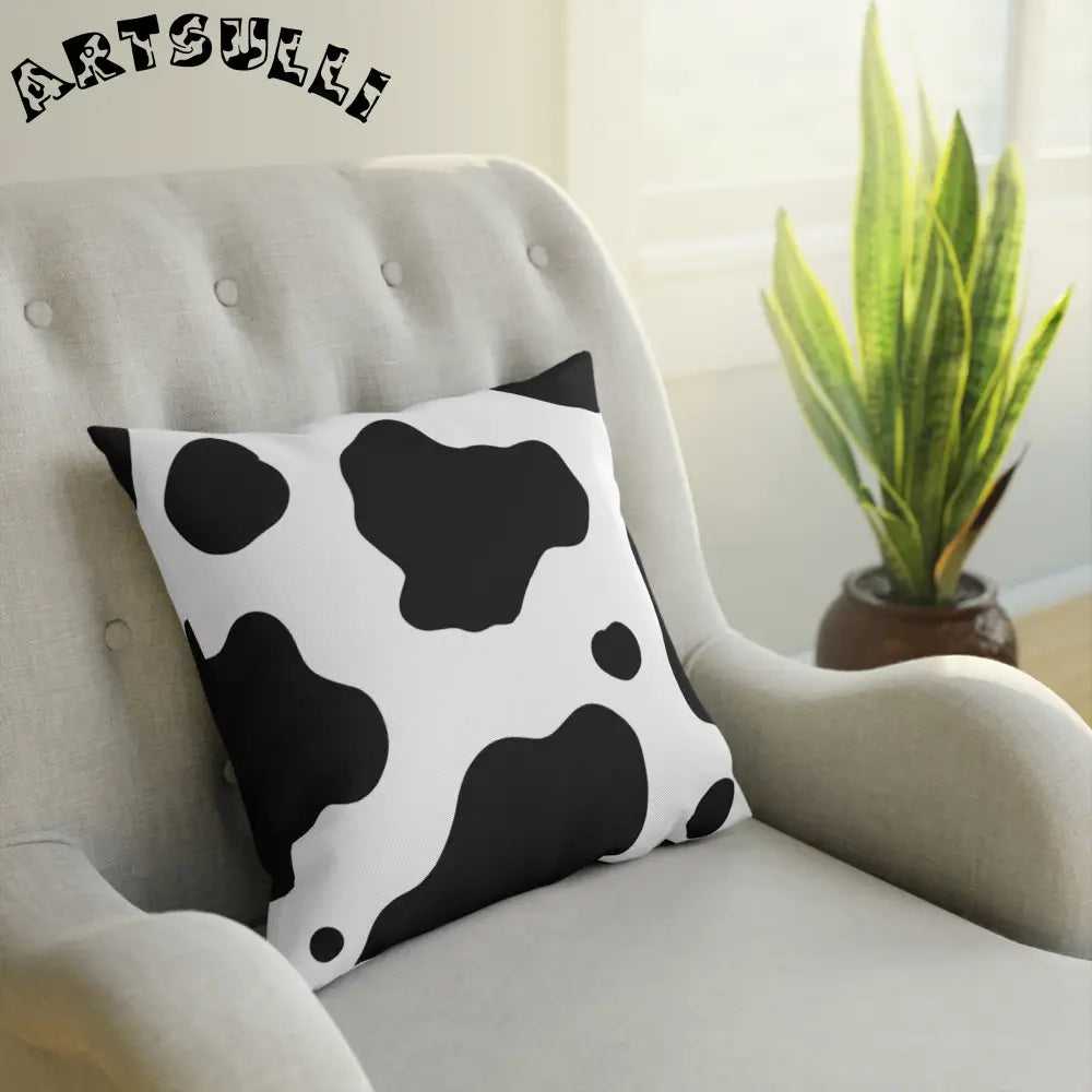 JAKKOUTTHEBXX Classic Cow Print Throw Pillow JAKKOUTTHEBXX Artsulli