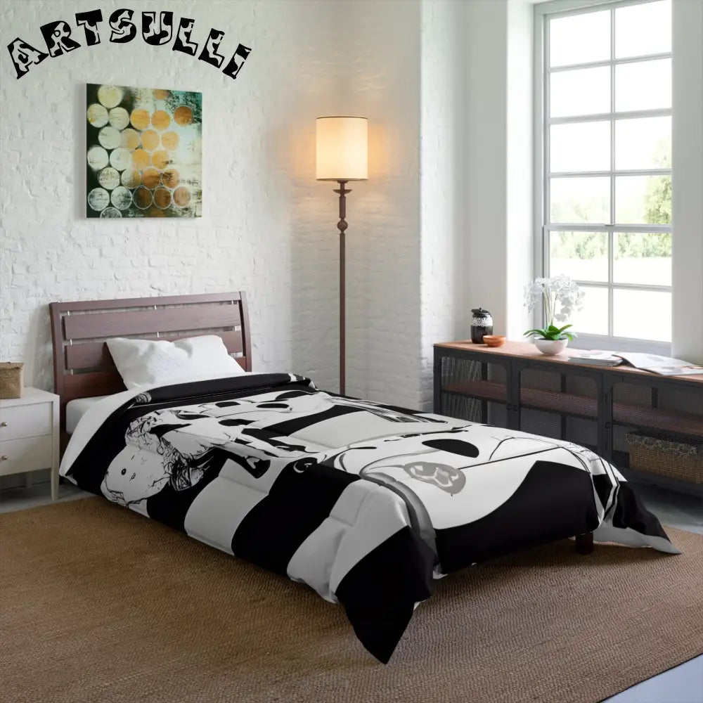 JAKKOUTTHEBXX Black and White Striped Cow Print Comforter